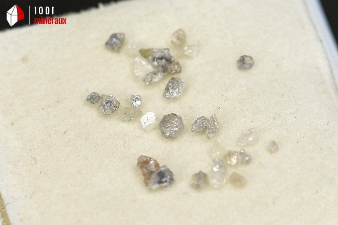 diamant_cristaux_mineraux