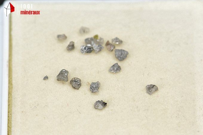 diamant_cristaux_mineraux