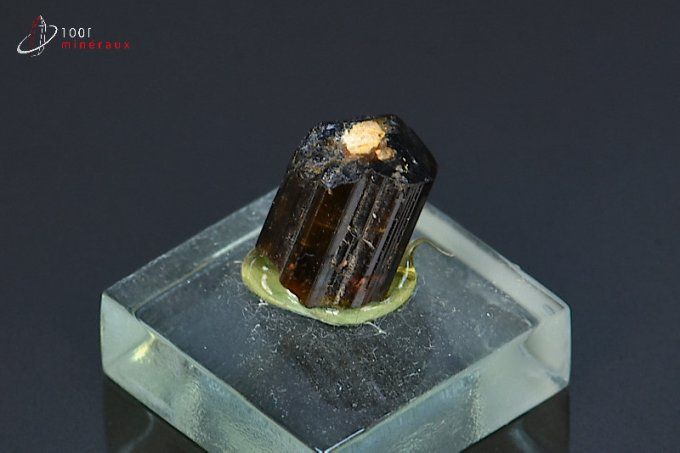 dravite tourmaline brune