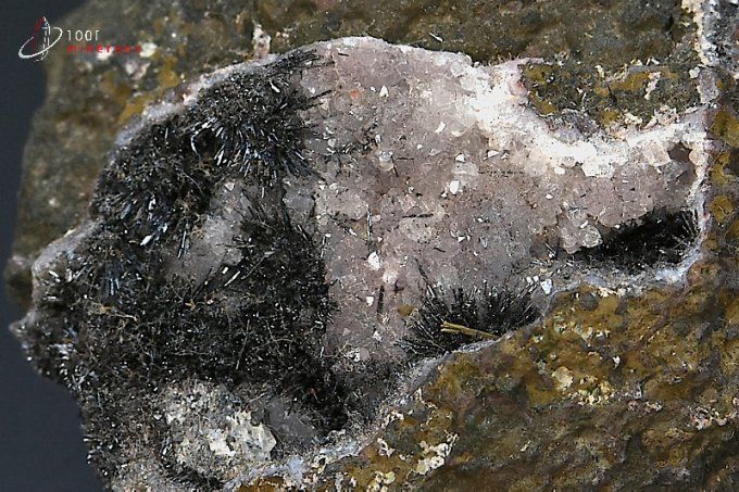 cristaux de pyrolusite de manganese