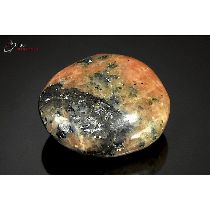 calcite-orange-polie-galet-madagascar