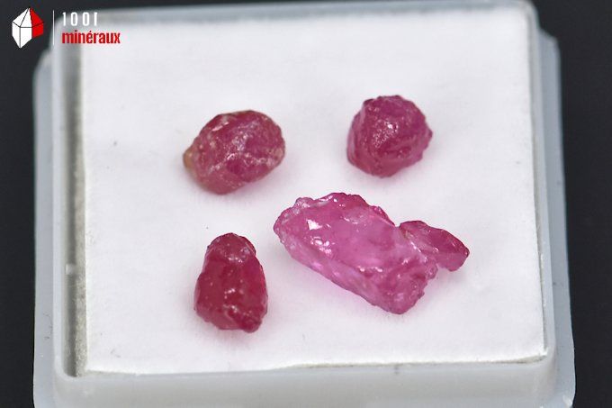 Corindon Rubis - Madagascar - minéraux bruts 7 mm / 1,01g / AX504