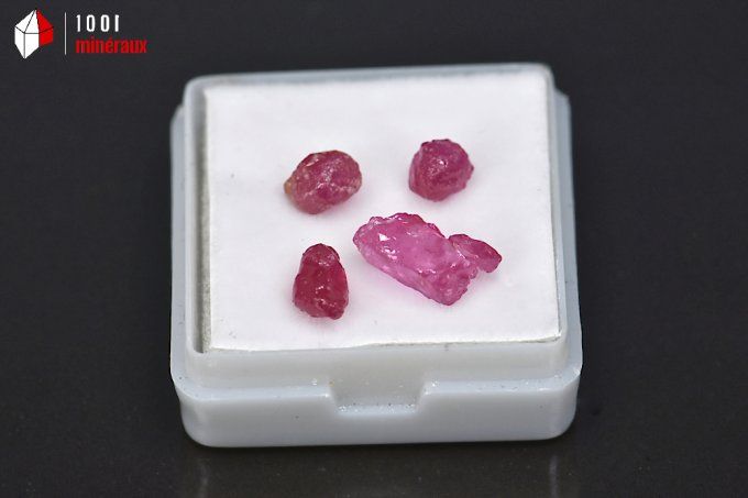 Corindon Rubis - Madagascar - minéraux bruts 7 mm / 1,01g / AX504