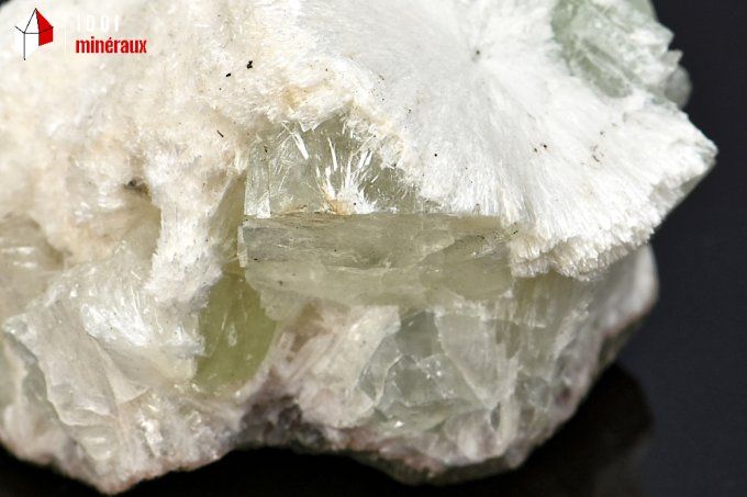apophyllite_scolecite_mineraux_cristaux