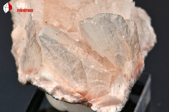 heulandite_mineraux_cristaux