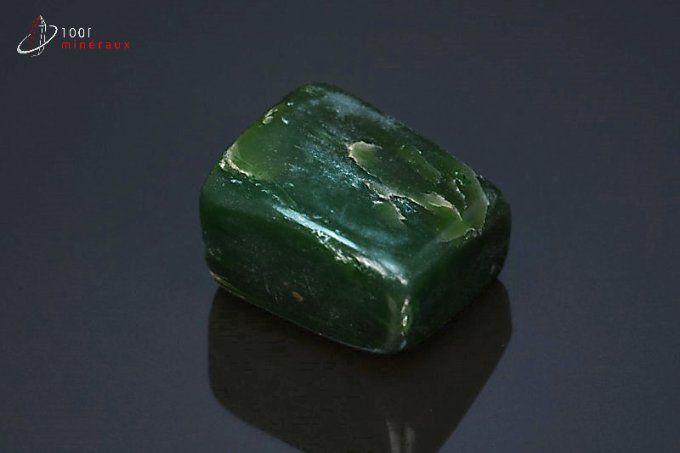jade nephrite poli