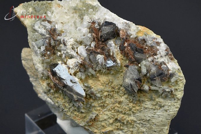 axinite-mineraux-cristaux