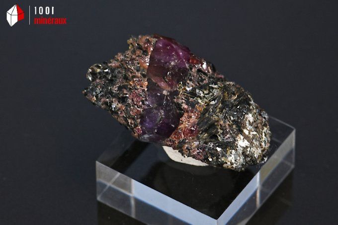 rubis_corindon_mineraux_cristaux