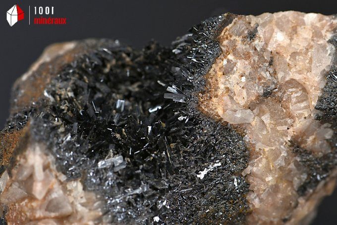 pyrolusite_mineraux_cristaux
