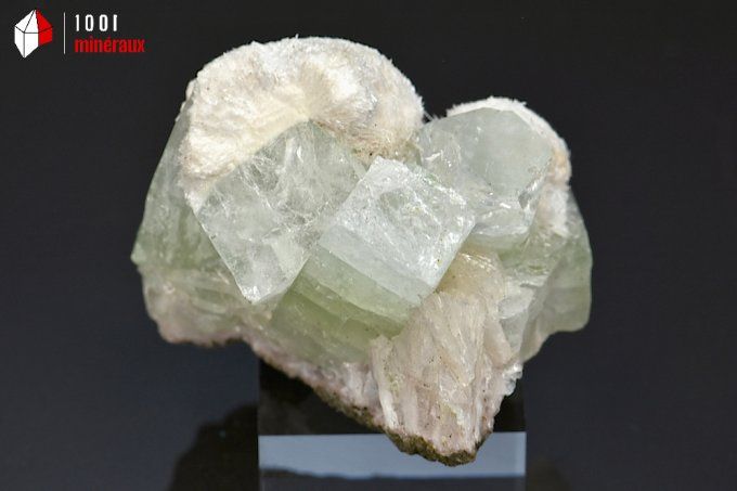 apophyllite_mordenite_mineraux_cristaux