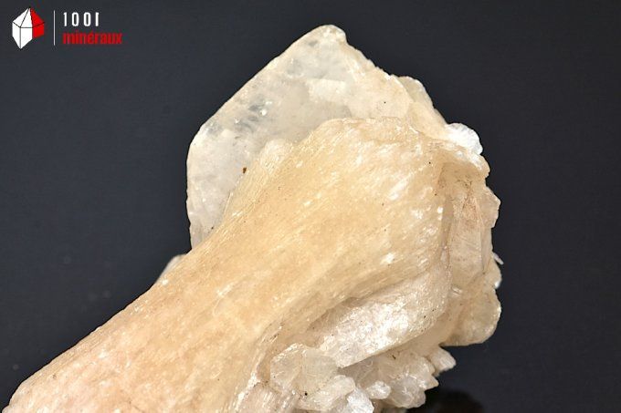 stilbite_apophyllite_mineraux_cristaux
