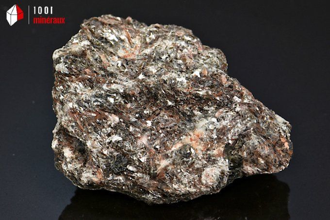 dravite_mineraux_cristaux