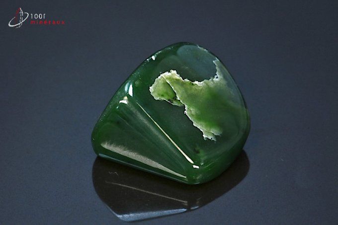 pierre jade néphrite poli