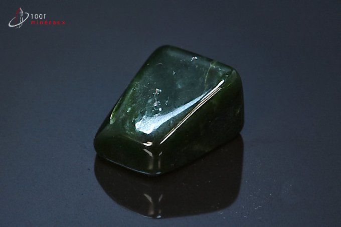 pierre jade néphrite poli