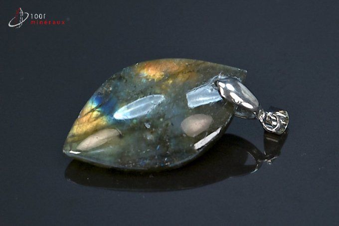 pendentif de labradorite polie