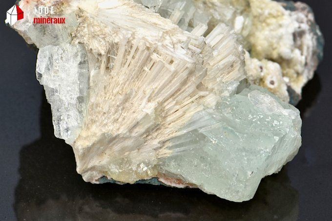 apophyllite_scolecite_mineraux_cristaux