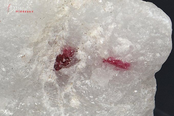 spinelle-mineraux-cipolin