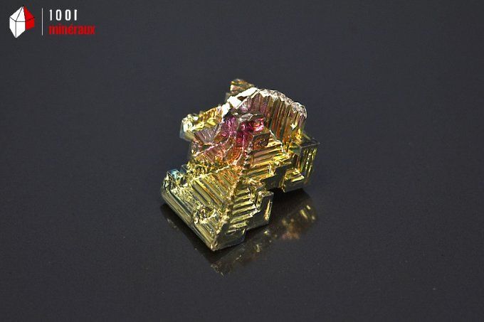 Bismuth cristallisé - Japon - minéraux à cristaux 2 cm / 9g / BM301