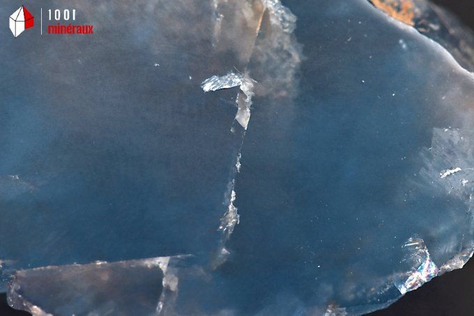 cristal de fluorine bleue translucide