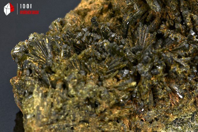 epidote_mineraux_cristaux