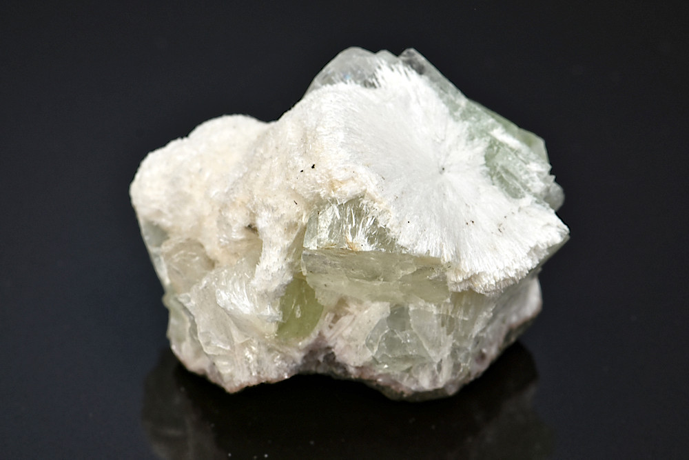 Apophyllite verte et Scolécite Apophyllite verte et Scolécite