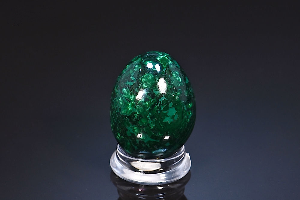 Oeuf minéral en Malachite polie Oeuf minéral en Malachite polie