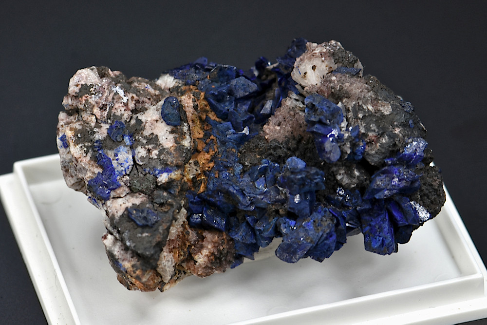 Cristaux d'Azurite sur Quartz Cristaux d'Azurite sur Quartz