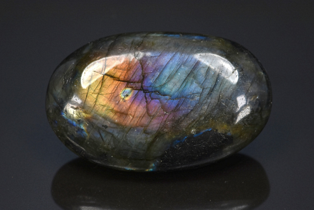 Galet poli de Labradorite Galet poli de Labradorite