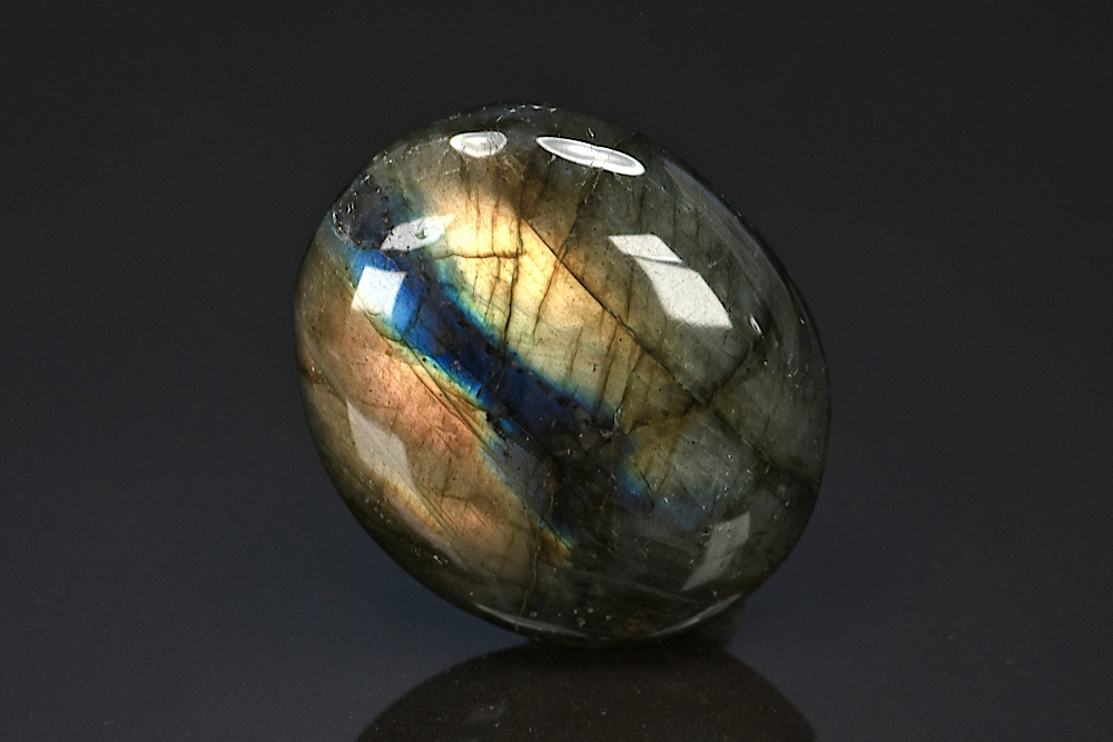 Galet poli de Labradorite Galet poli de Labradorite