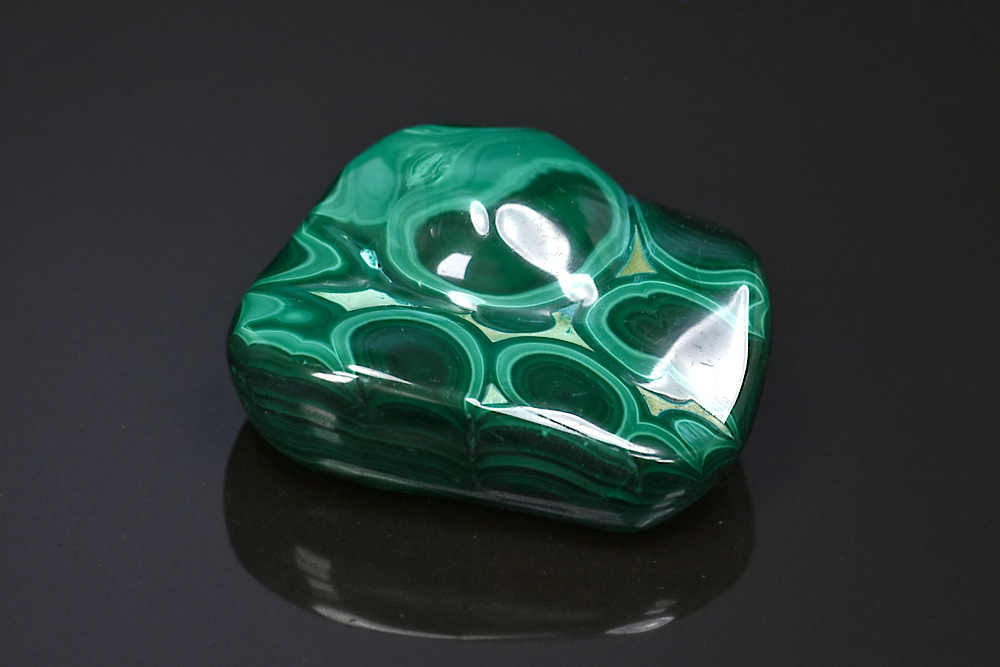 Malachite forme libre polie Malachite forme libre polie